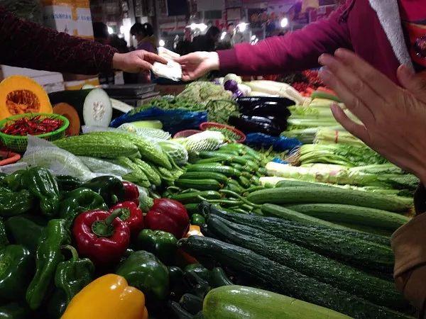 上海的菜市场，都成“精”了！垃圾分类，这样卖菜能卖的多、利润高