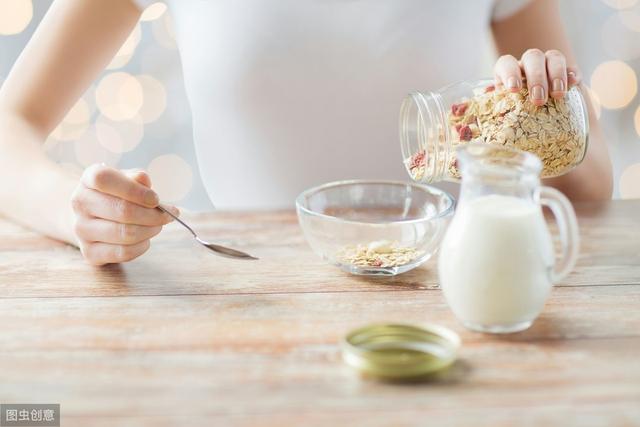 酸奶什么时候喝最好减肥喝酸奶还要看时间饭前还是饭后喝很关键