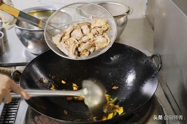 回锅肉的家常做法，掌握这方法，肥而不腻，入口浓香，下饭菜首选