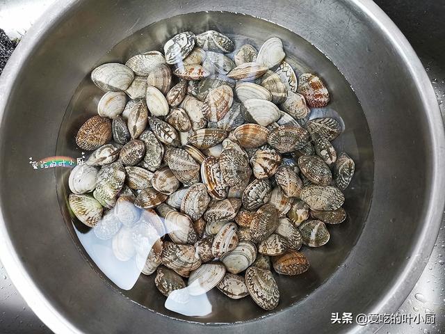 跟海边人学的炒花蛤，前三步最重要，少一步，一口花蛤一口沙！