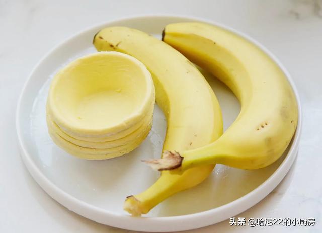 香蕉新吃法，8分钟一锅，比蛋挞简单，比蛋糕健康，还酥到掉渣