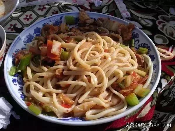 新疆人为什么喜欢吃拉条子？